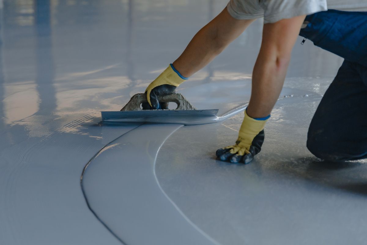 Pavimenti in resina: innovazione e stile per il tuo bagno